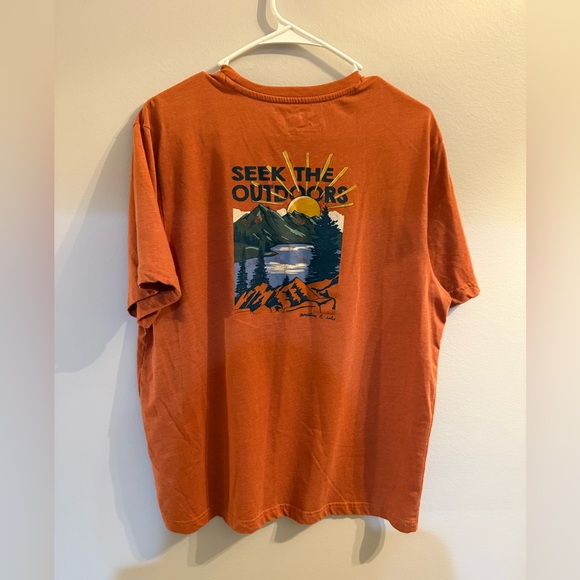 Graphic Tee - Picture 4 of 5